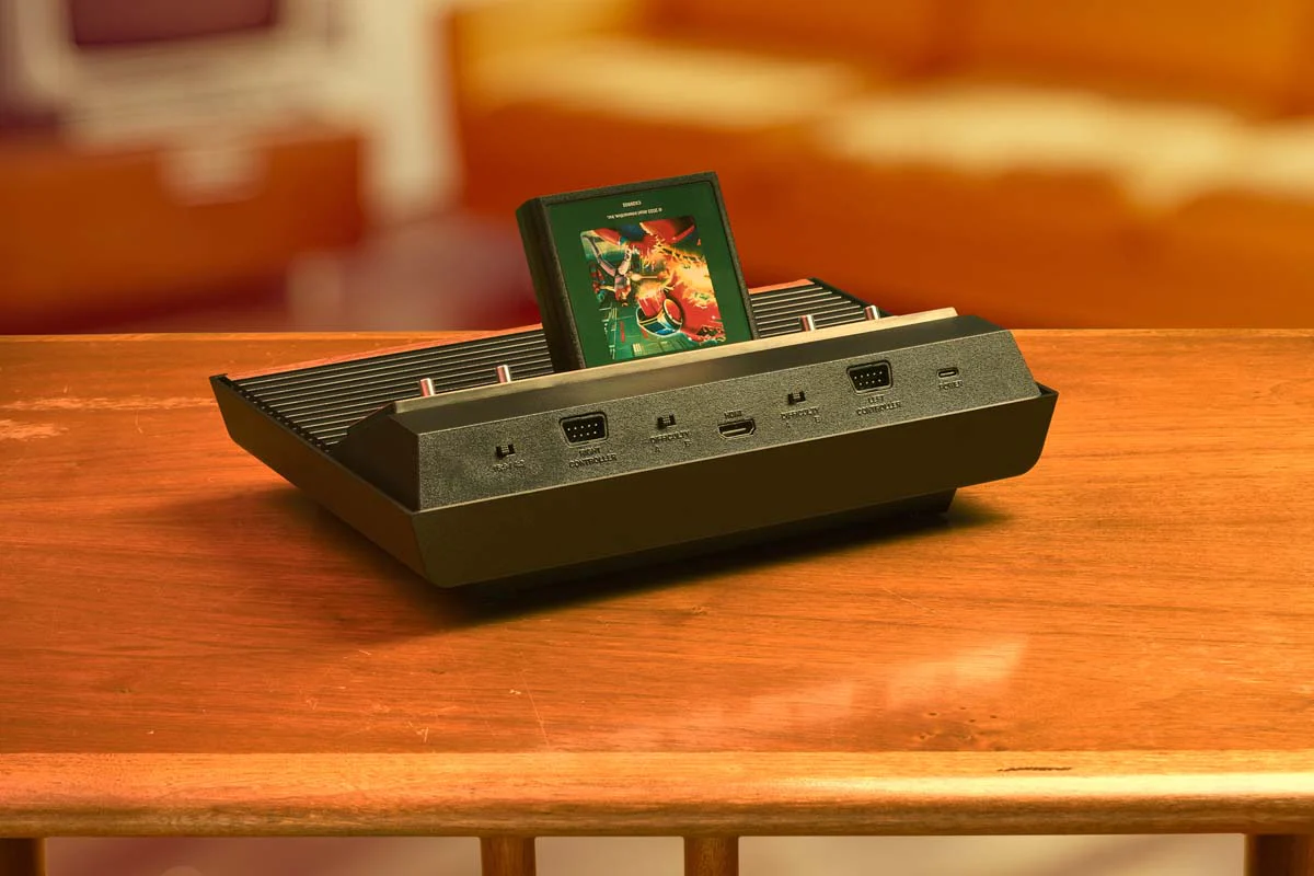 2600+ Console w/ 2 Joysticks - Image 3