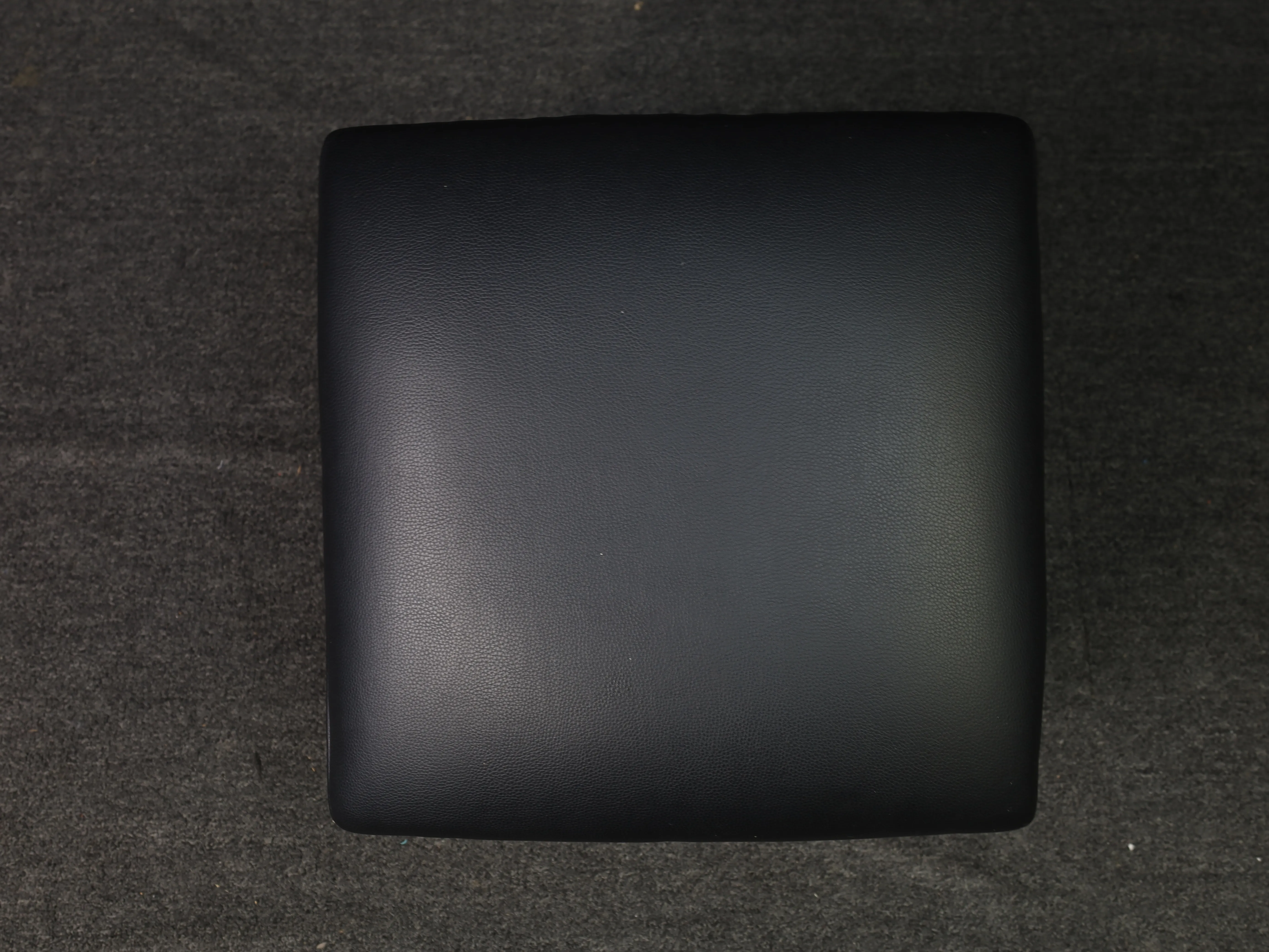 Set of 2 Stools for PONG Mechanical Coffee Table - Image 5